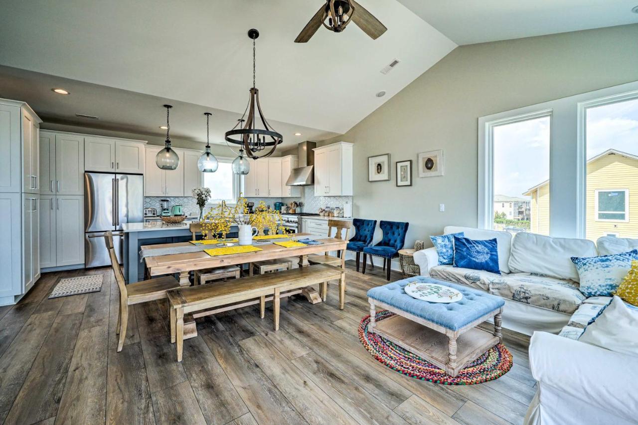 Beachfront Oasis With 2 Large Decks, Bbq And Views! Топсейл Бийч Екстериор снимка